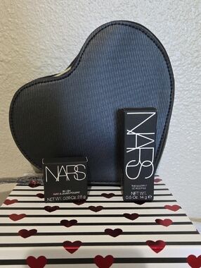NARS Bundle The Multiple Highlighter, Blush & Heart Shaped Wristlet